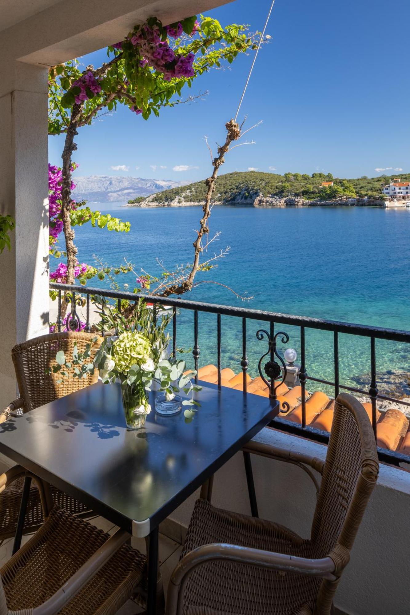 Apartmani Ruzica Zastražišće エクステリア 写真